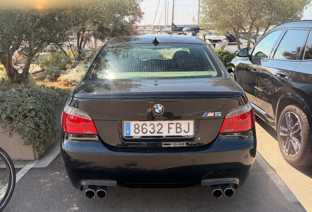 BMW M5 E60 2005