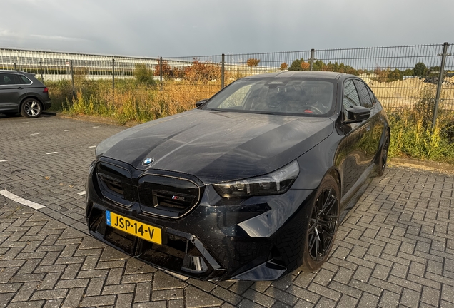 BMW M5 G90