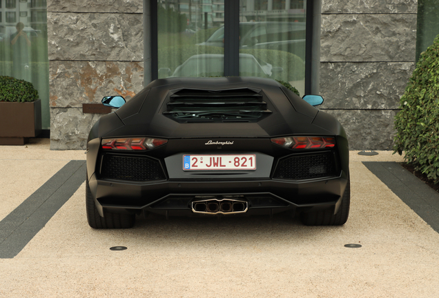 Lamborghini Aventador LP700-4