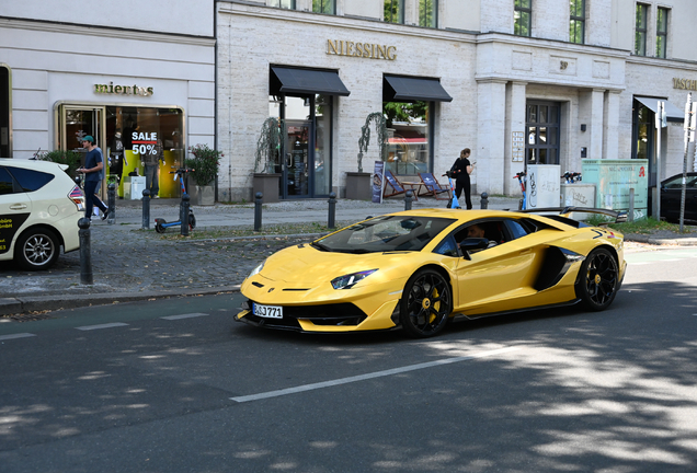 Lamborghini Aventador LP770-4 SVJ