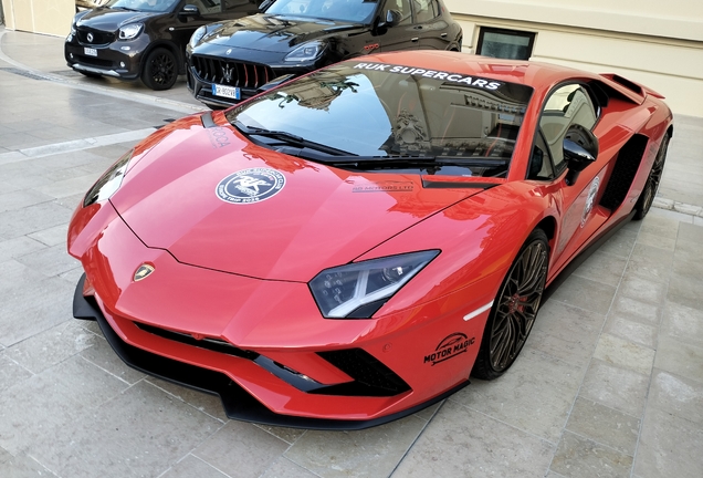 Lamborghini Aventador S LP740-4