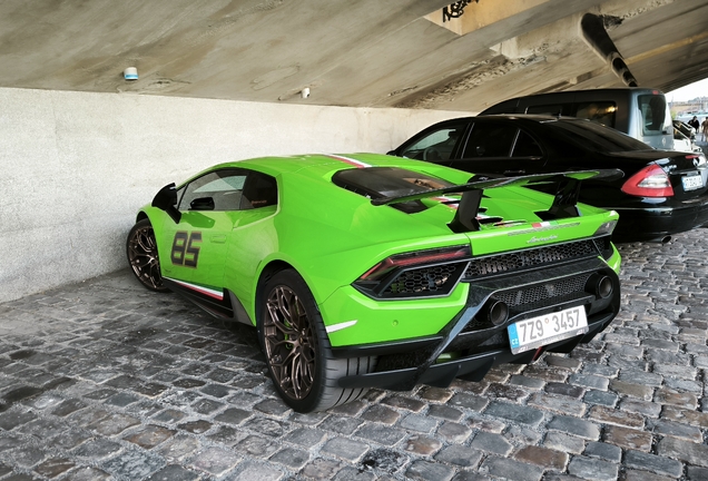 Lamborghini Huracán LP640-4 Performante