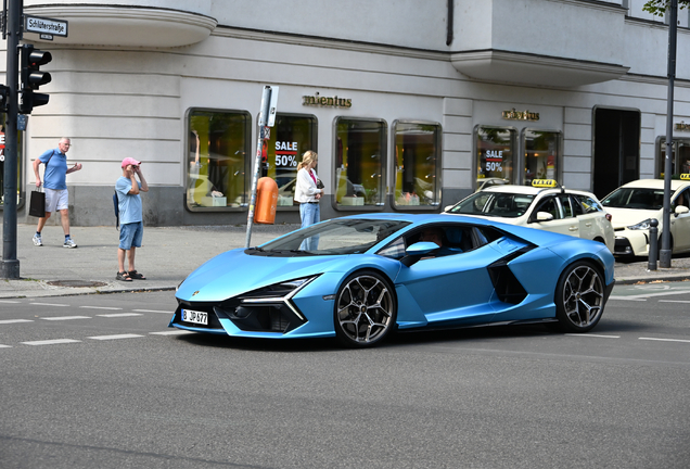 Lamborghini Revuelto