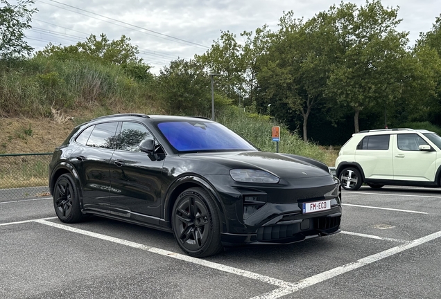 Porsche Cayenne Turbo Electric