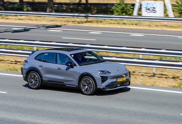 Porsche Cayenne Turbo Electric