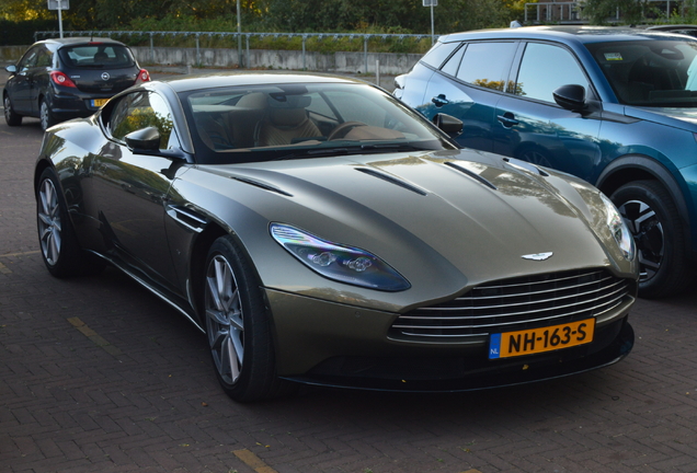 Aston Martin DB11