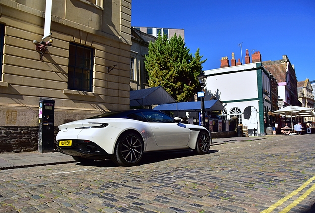 Aston Martin DB11 V8
