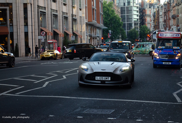 Aston Martin DB12 Volante