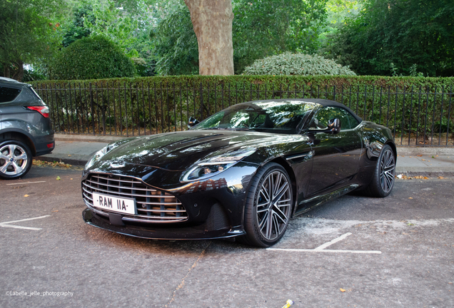 Aston Martin DB12 Volante