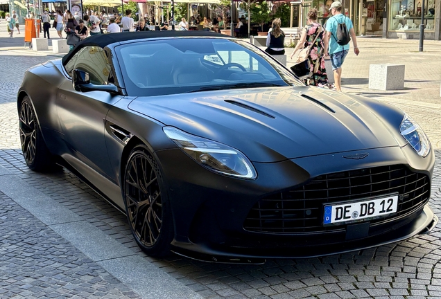 Aston Martin DB12 Volante