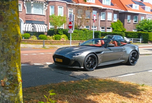 Aston Martin DBS Superleggera Volante