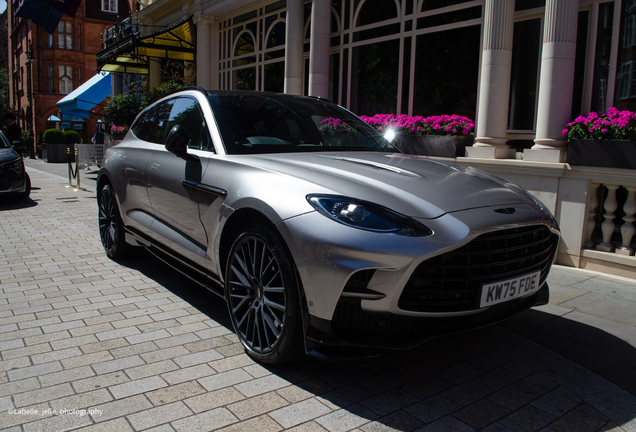 Aston Martin DBX707