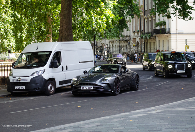 Aston Martin V8 Vantage 2018