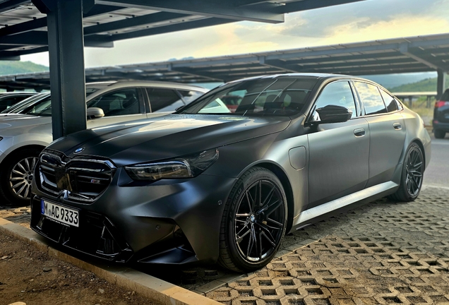 BMW M5 G90