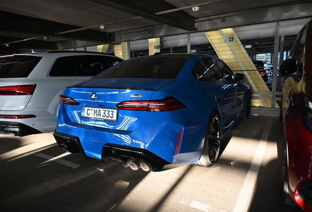 BMW M5 G90