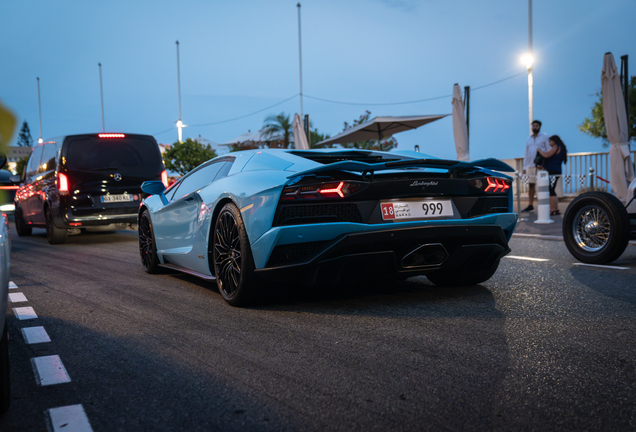 Lamborghini Aventador S LP740-4
