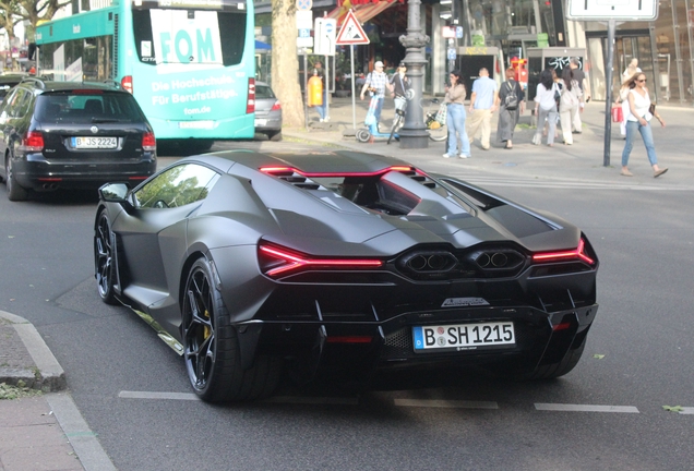 Lamborghini Revuelto