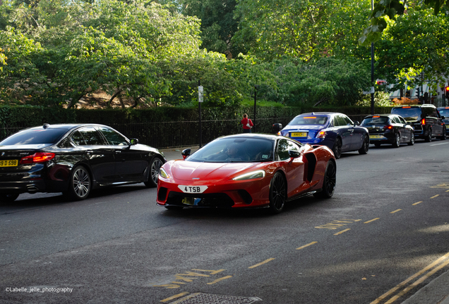 McLaren GT