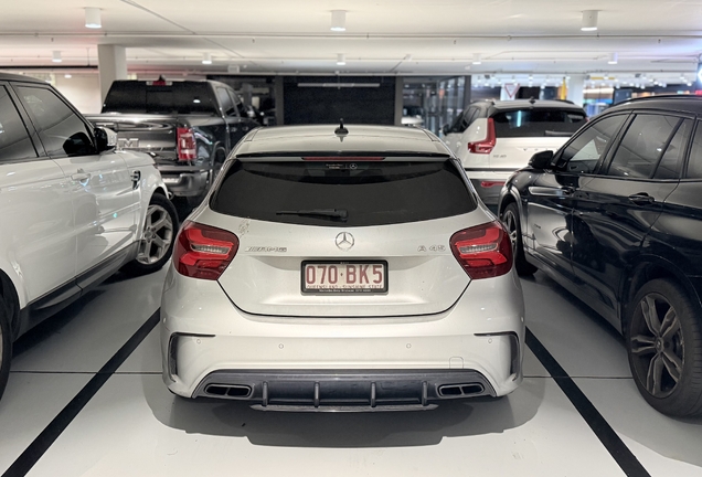 Mercedes-AMG A 45 W176 2015
