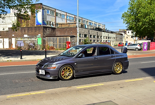Mitsubishi Lancer Evolution IX MR FQ-360 HKS
