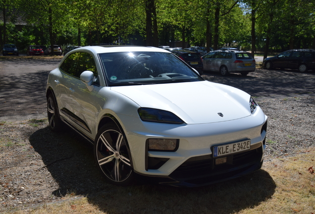 Porsche Macan EV Turbo
