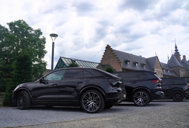 Porsche Macan EV Turbo