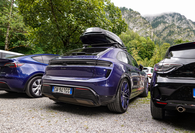 Porsche Macan EV Turbo
