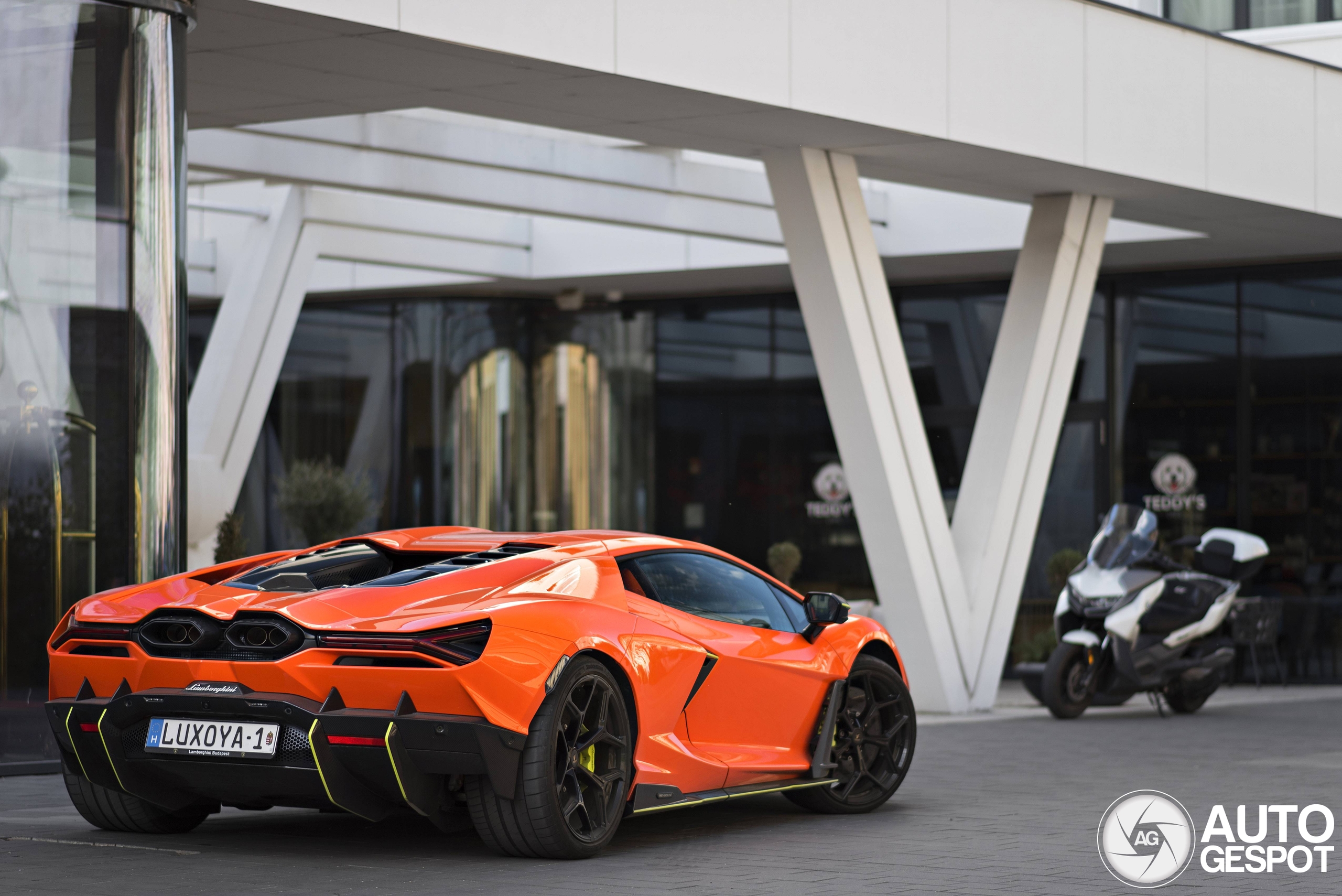 Lamborghini Revuelto