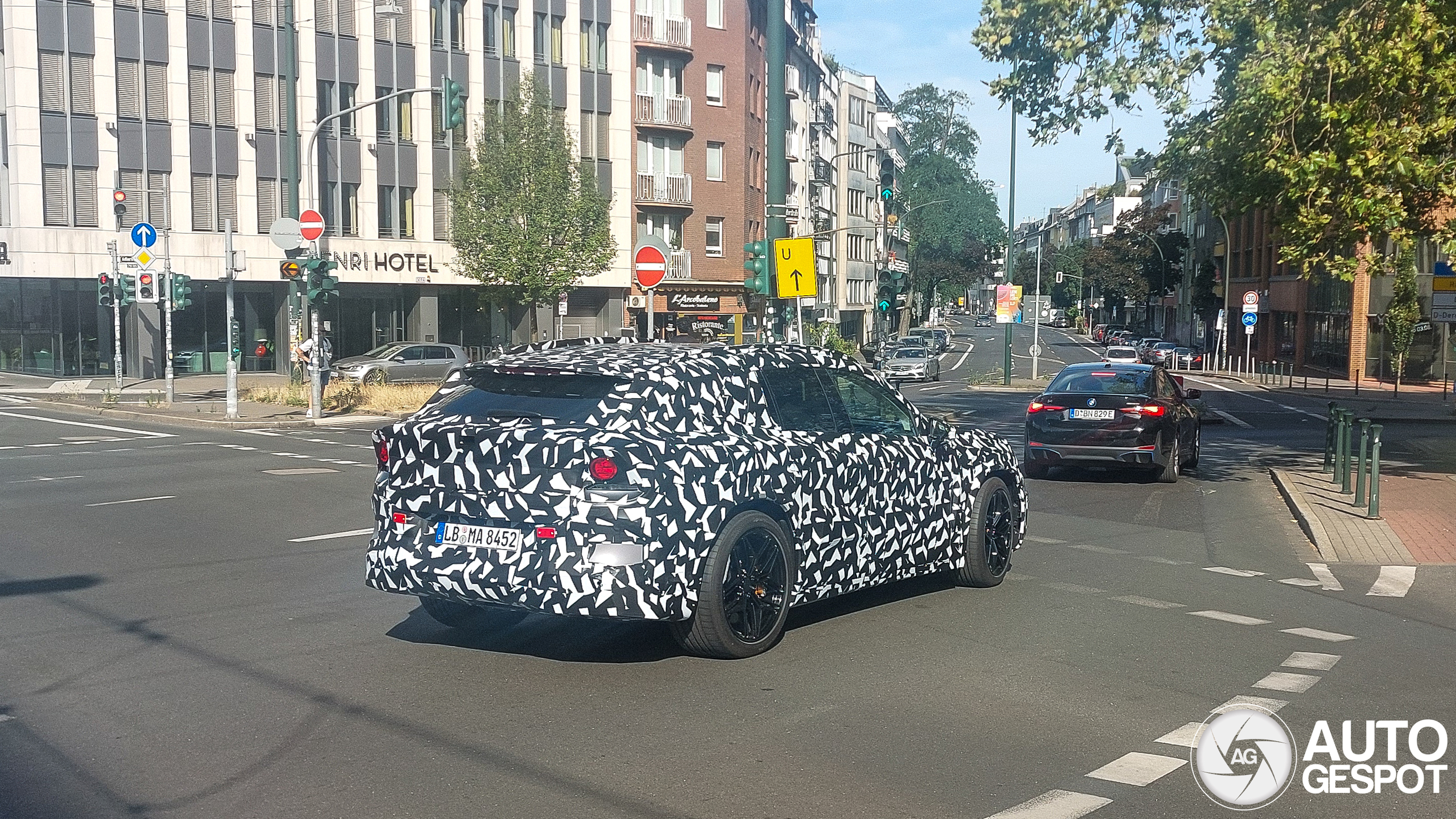 Mercedes-amg suv x591