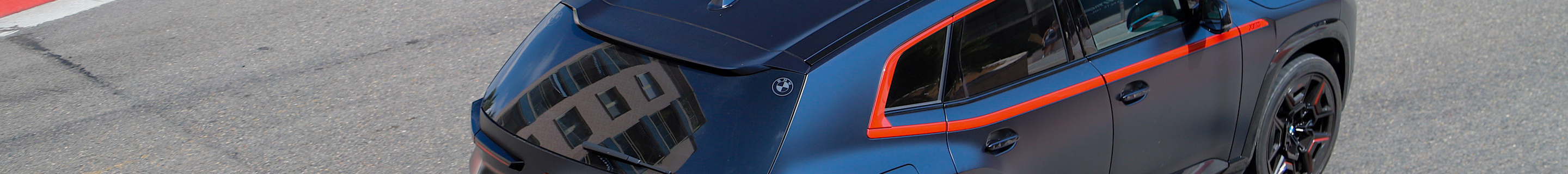 BMW XM G09 Label Red