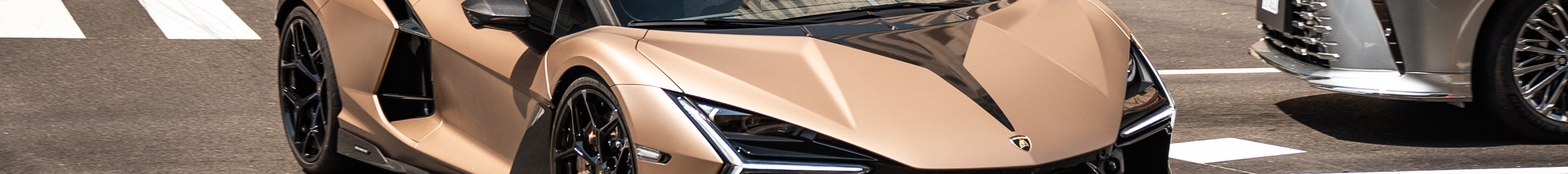 Lamborghini Revuelto