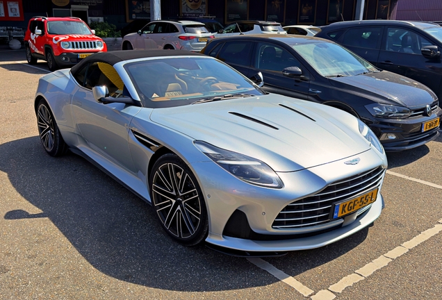 Aston Martin DB12 Volante