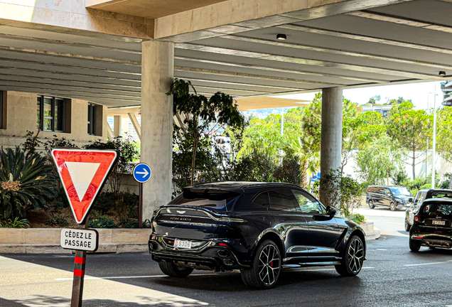 Aston Martin DBX S