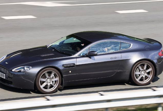 Aston Martin V8 Vantage