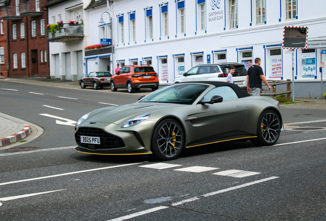 Aston Martin V8 Vantage Roadster 2025