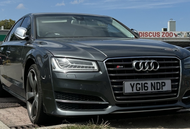 Audi S8 D4