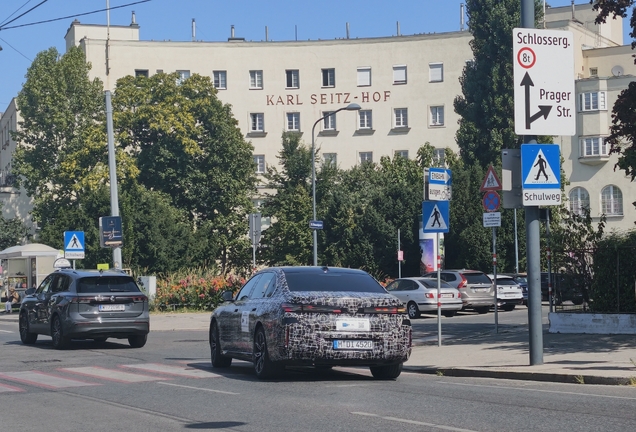 BMW i7 G70 2027