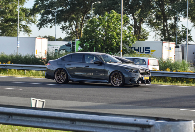 BMW M5 G90