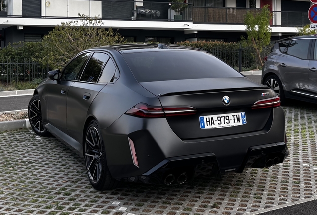BMW M5 G90