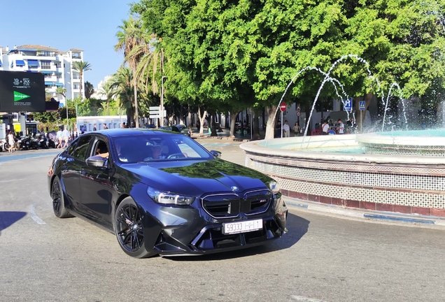 BMW M5 G90