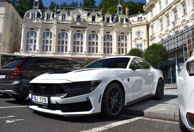 Ford Mustang Dark Horse 2024