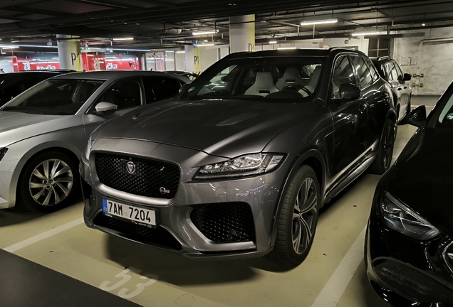 Jaguar F-PACE SVR