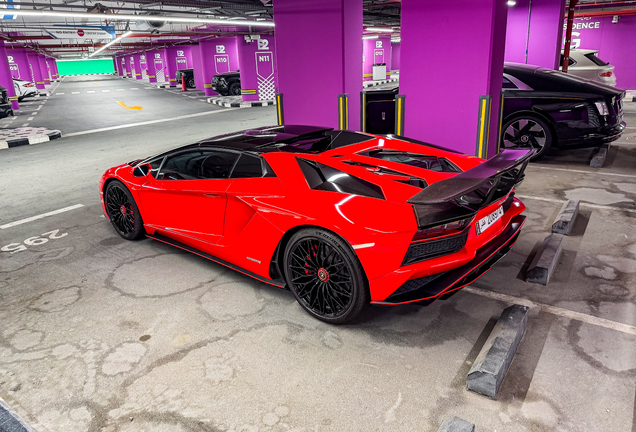 Lamborghini Aventador S LP740-4 Roadster