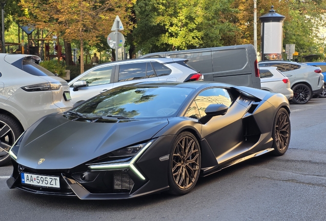 Lamborghini Revuelto