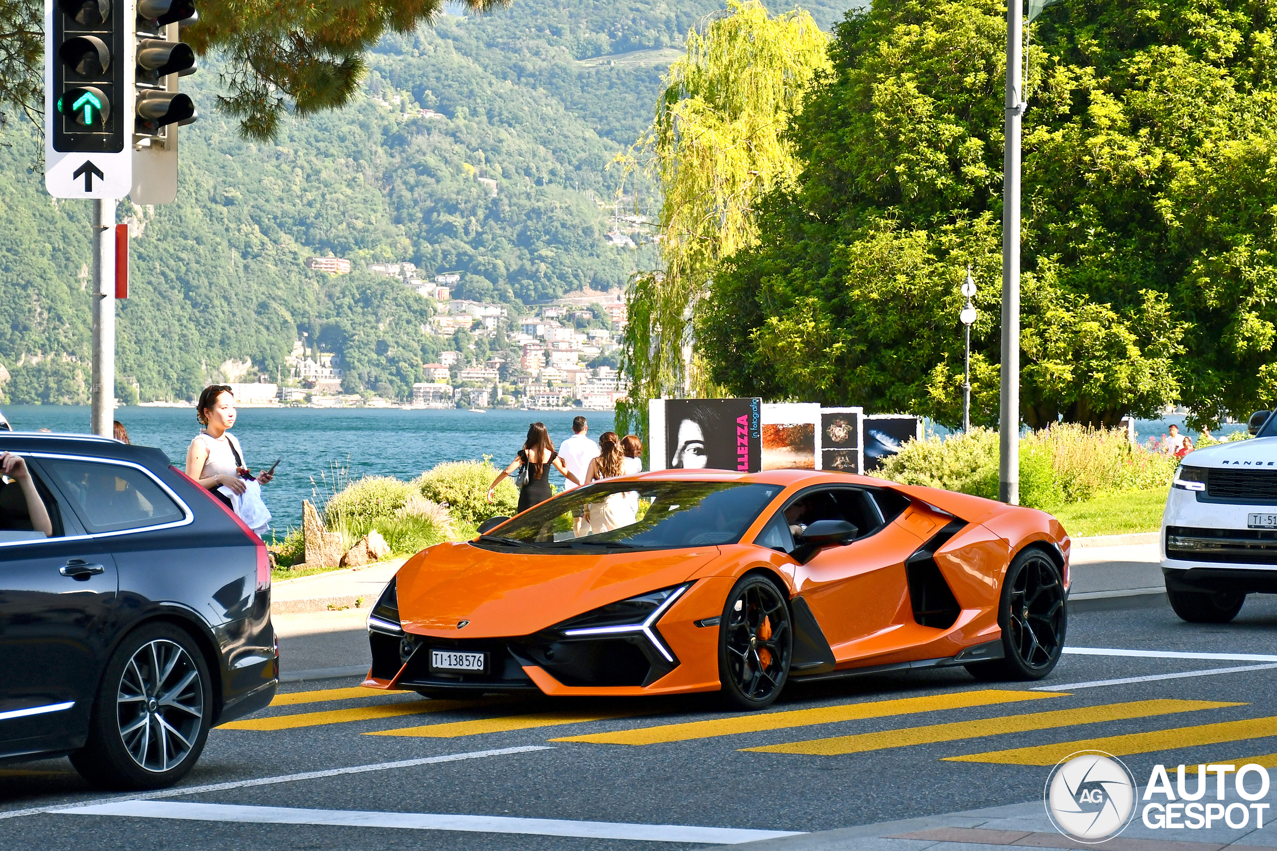 Lamborghini Revuelto
