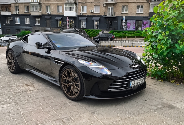 Aston Martin DB12