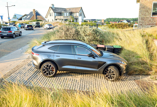 Aston Martin DBX