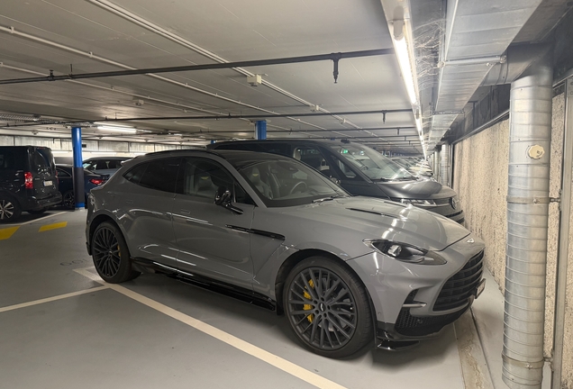 Aston Martin DBX