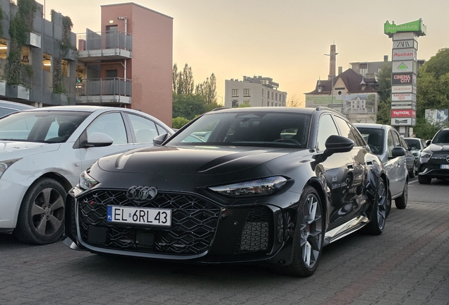 Audi RS5 Avant B10