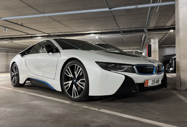 BMW i8